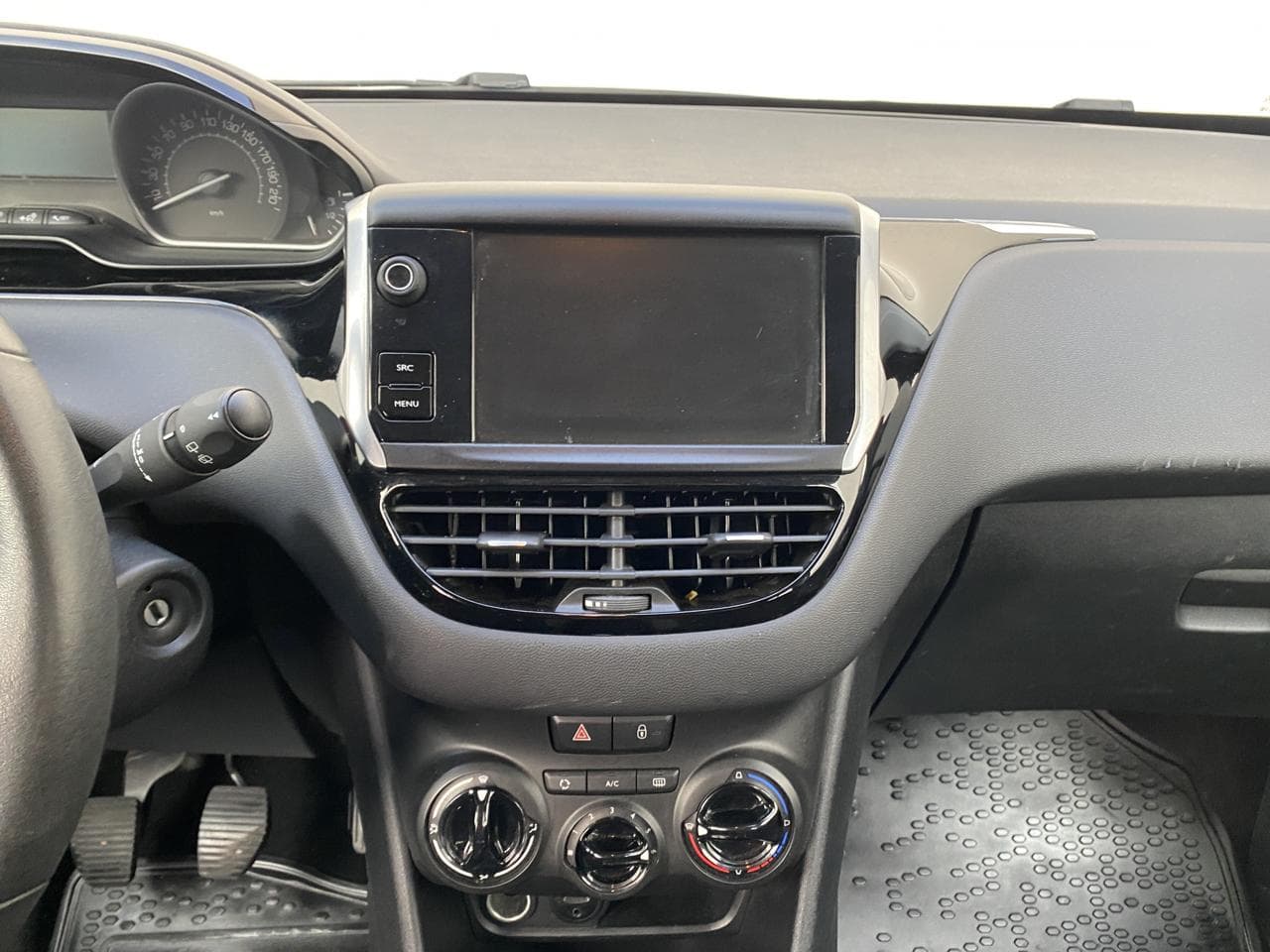2016 Peugeot 208 - 22
