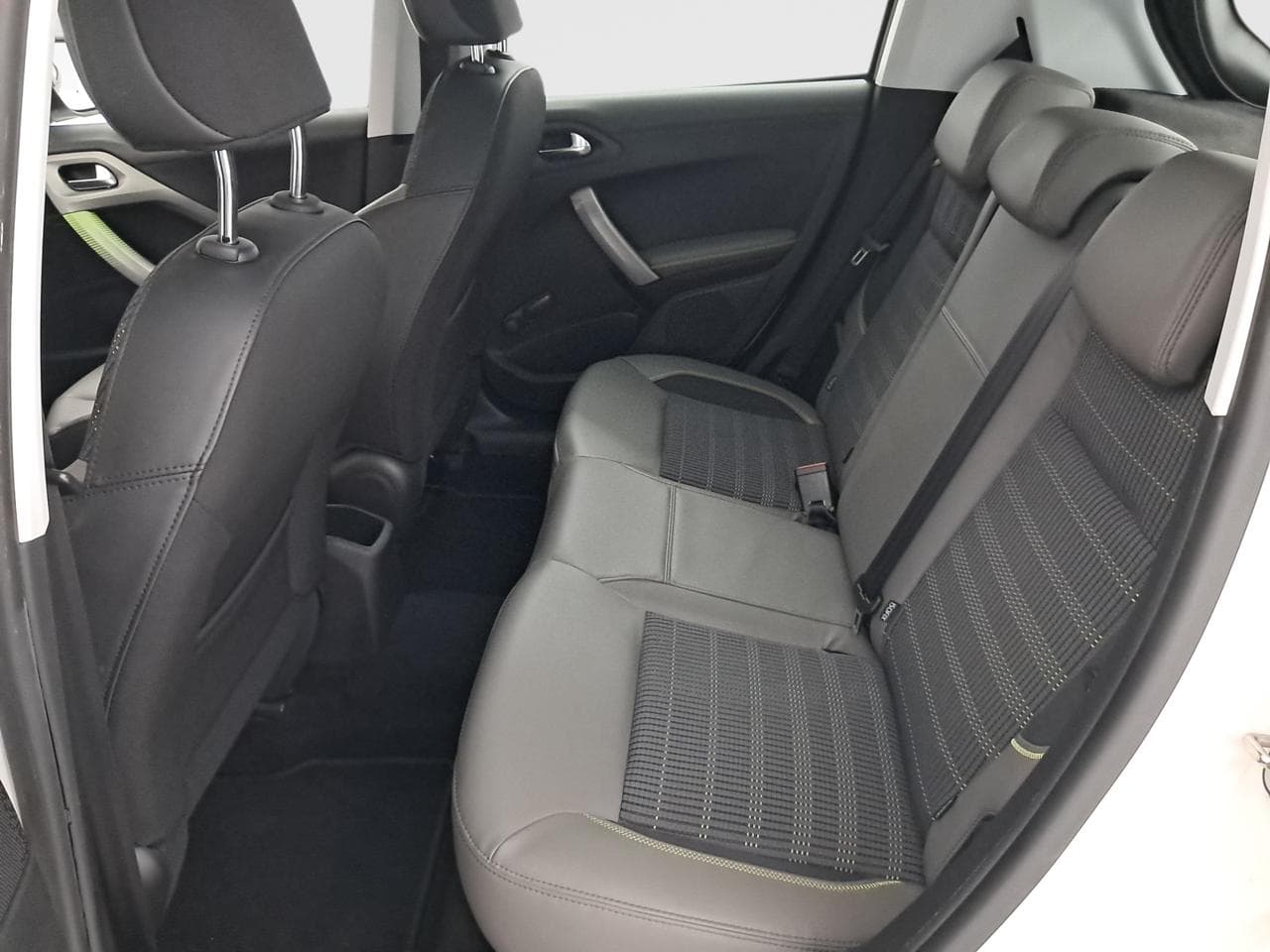 2016 Peugeot 208 - 22