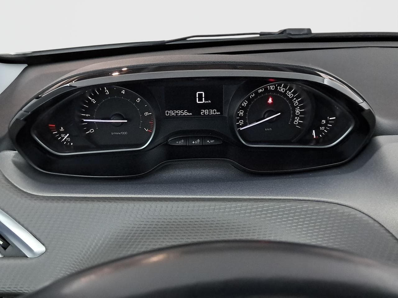 2016 Peugeot 208 - 25