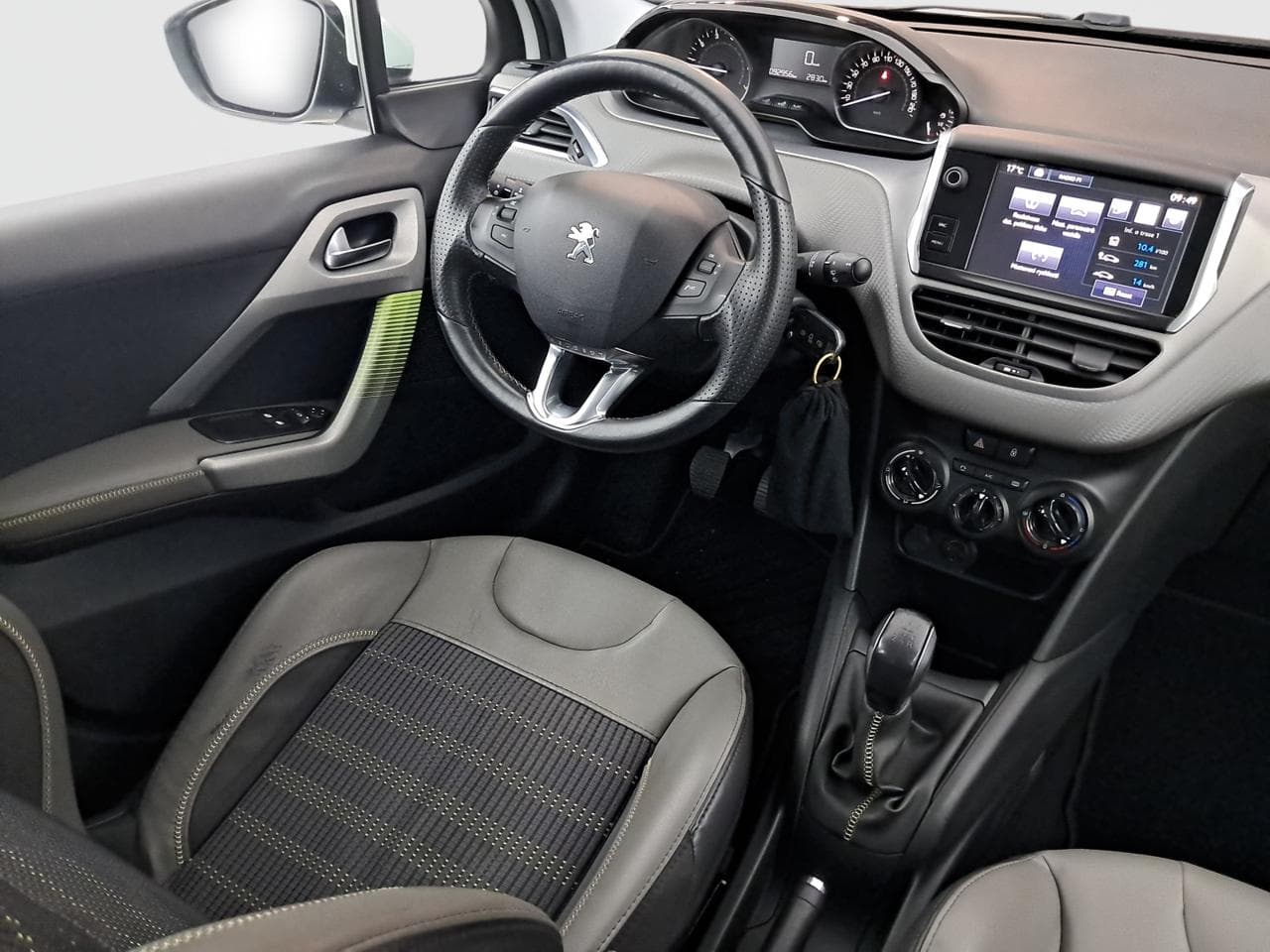 2016 Peugeot 208 - 14