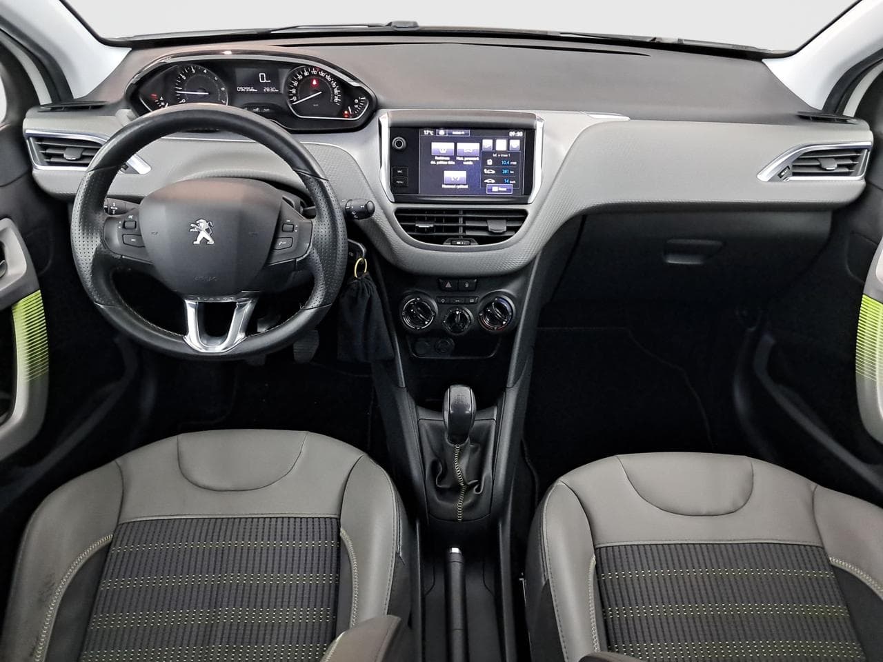 2016 Peugeot 208 - 15