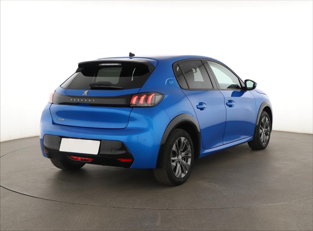 2021 Peugeot 208 - 13