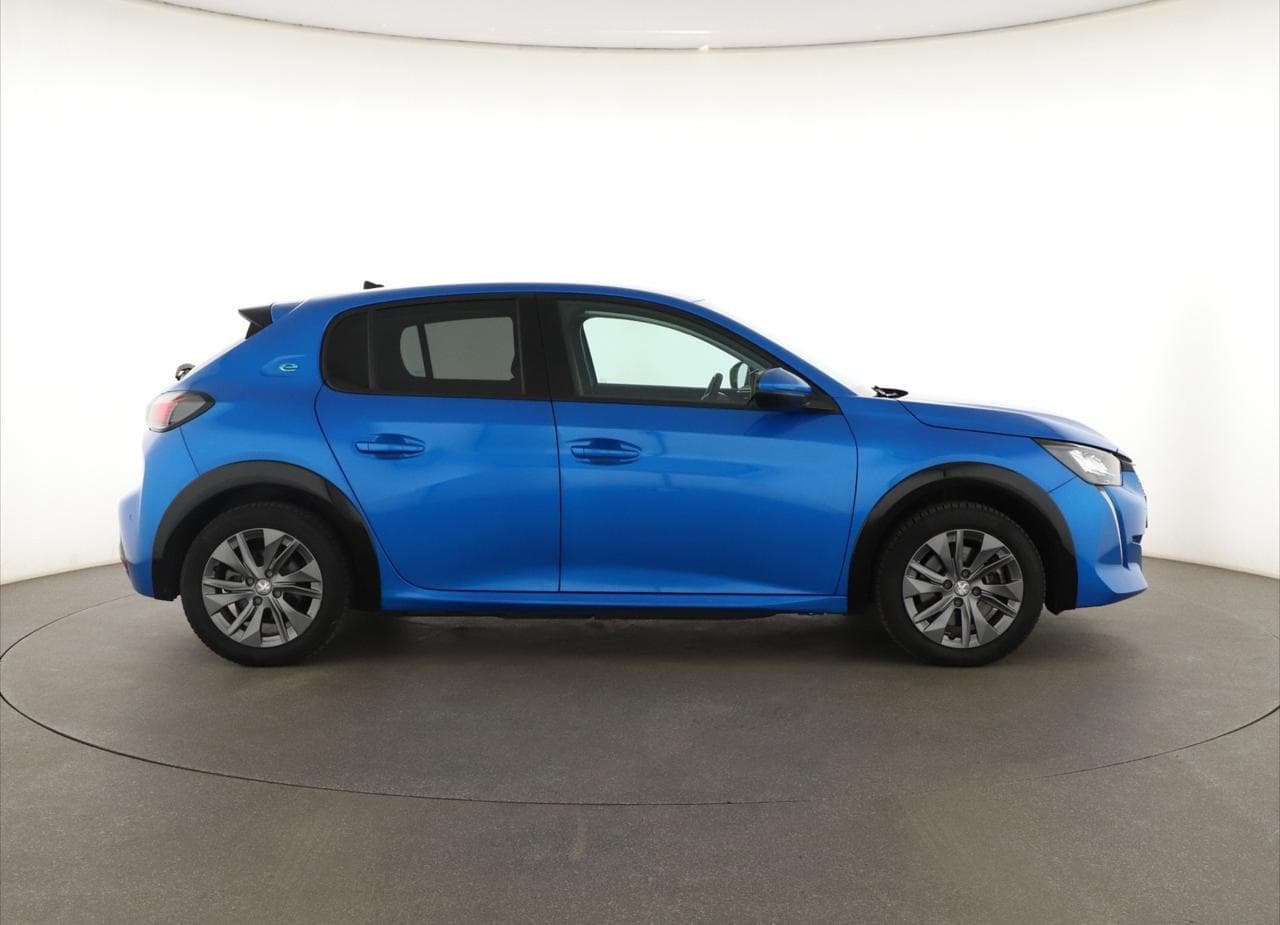 2021 Peugeot 208 - 15