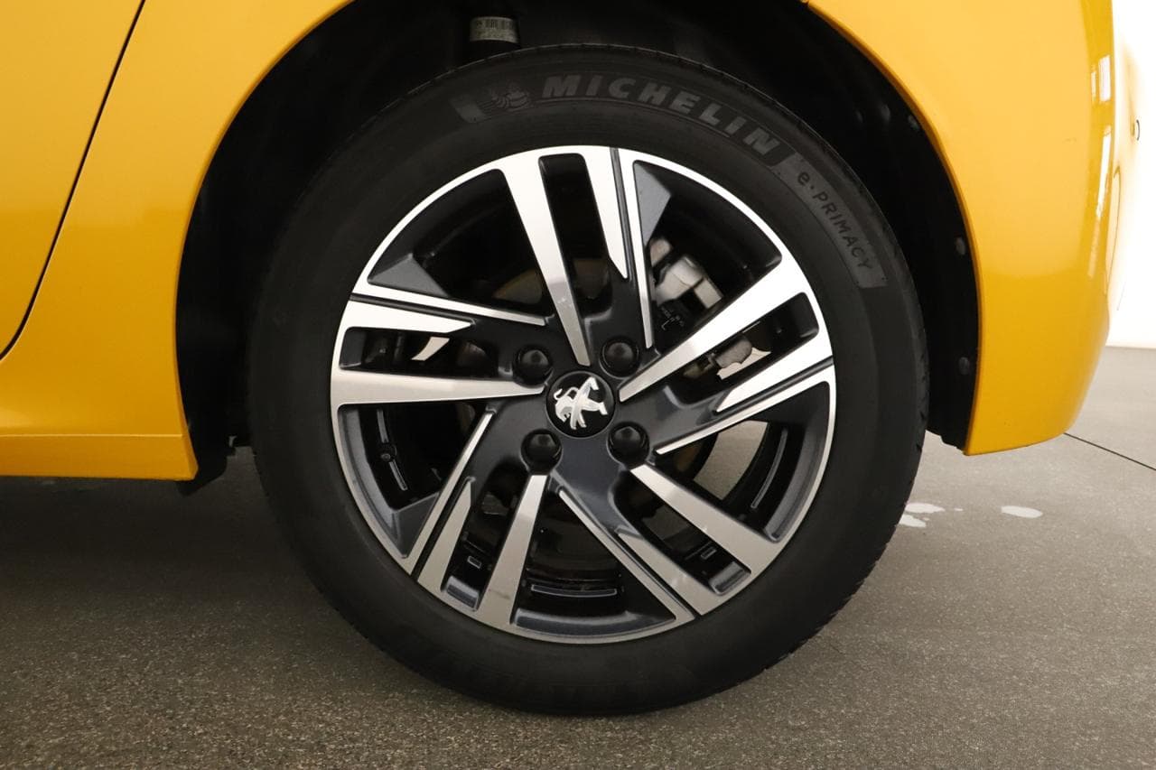 2023 Peugeot 208 - 37