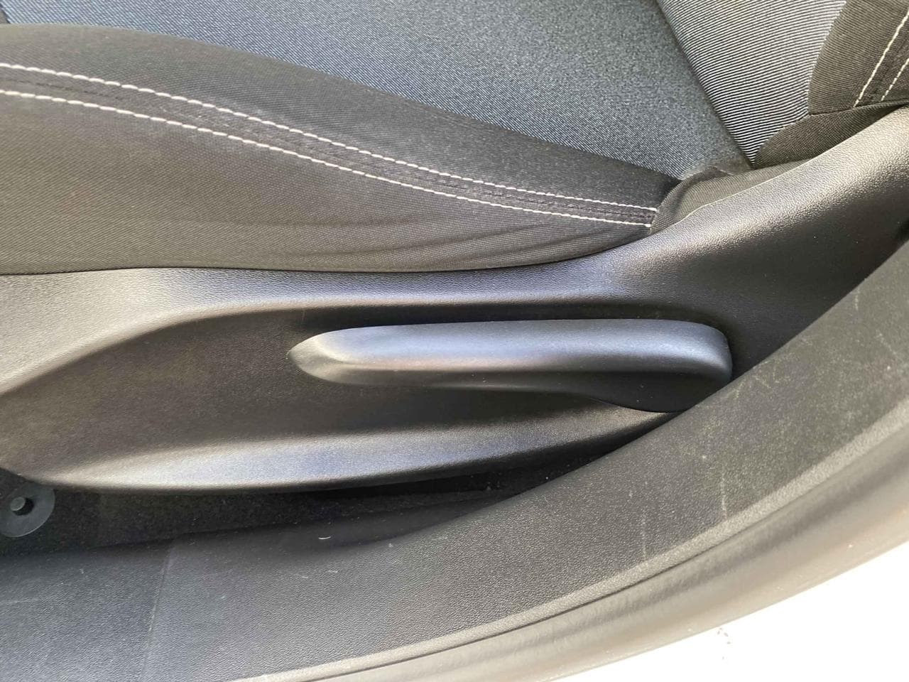 2017 Peugeot 208 - 24