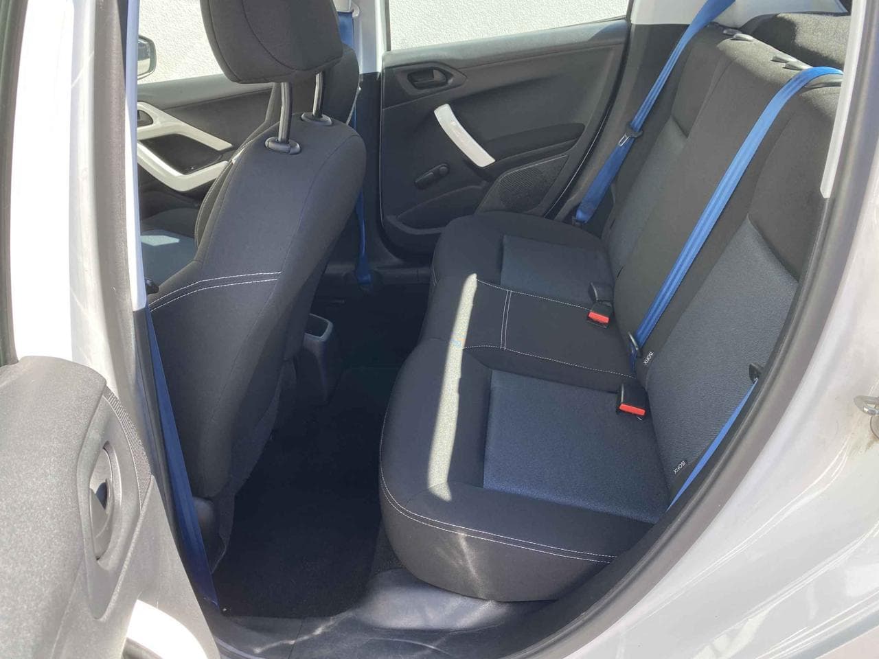 2017 Peugeot 208 - 17
