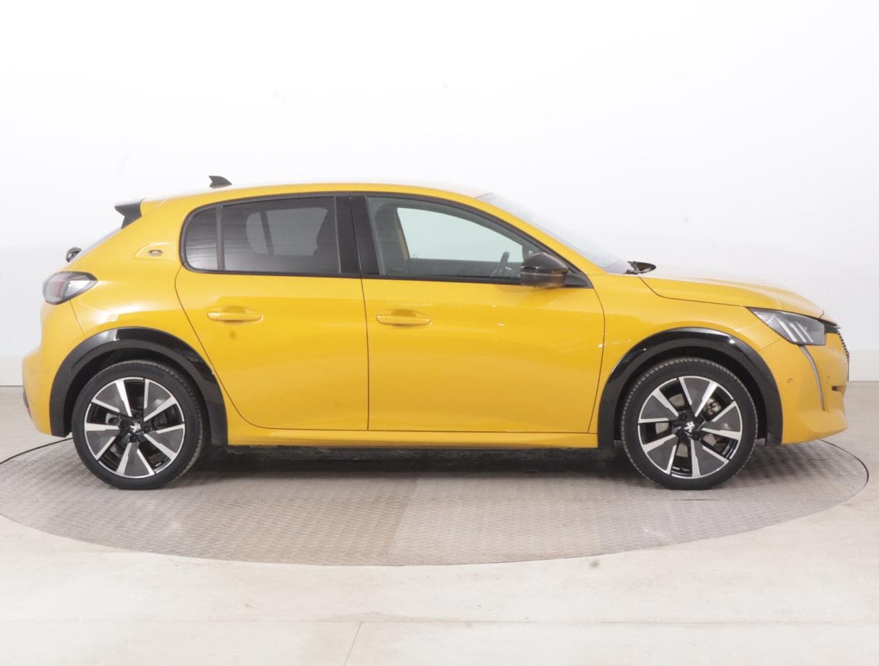 2021 Peugeot 208 - 13
