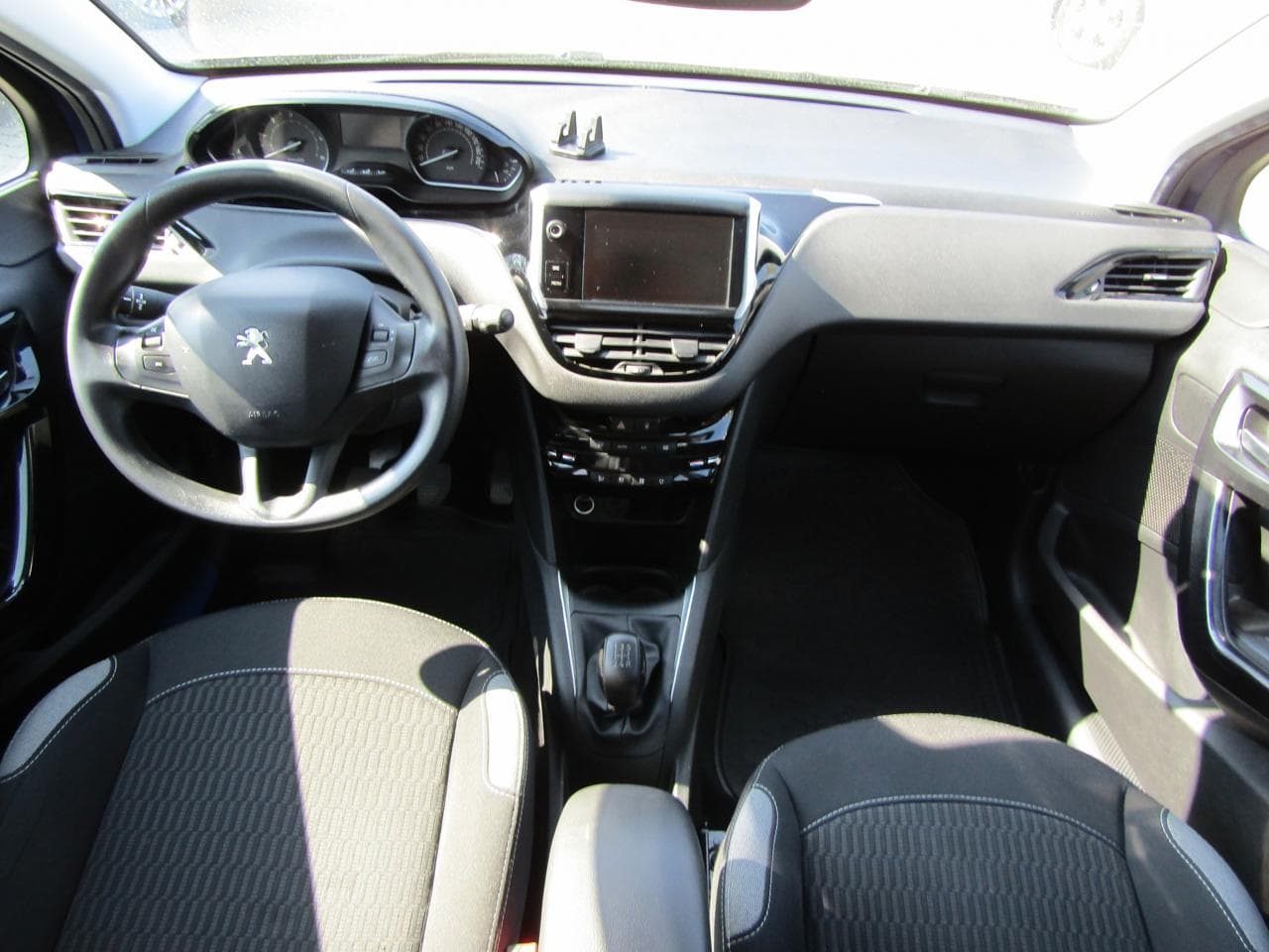 2016 Peugeot 208 - 15