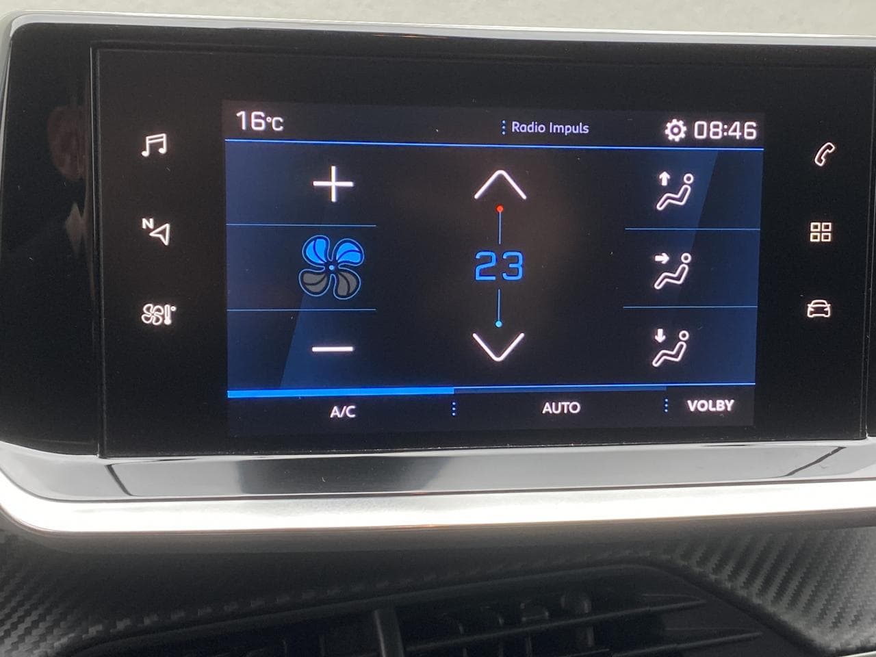 2021 Peugeot 208 - 24