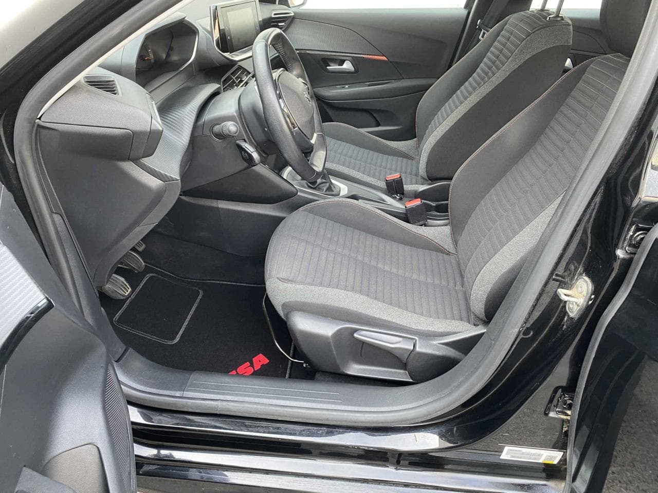 2021 Peugeot 208 - 16