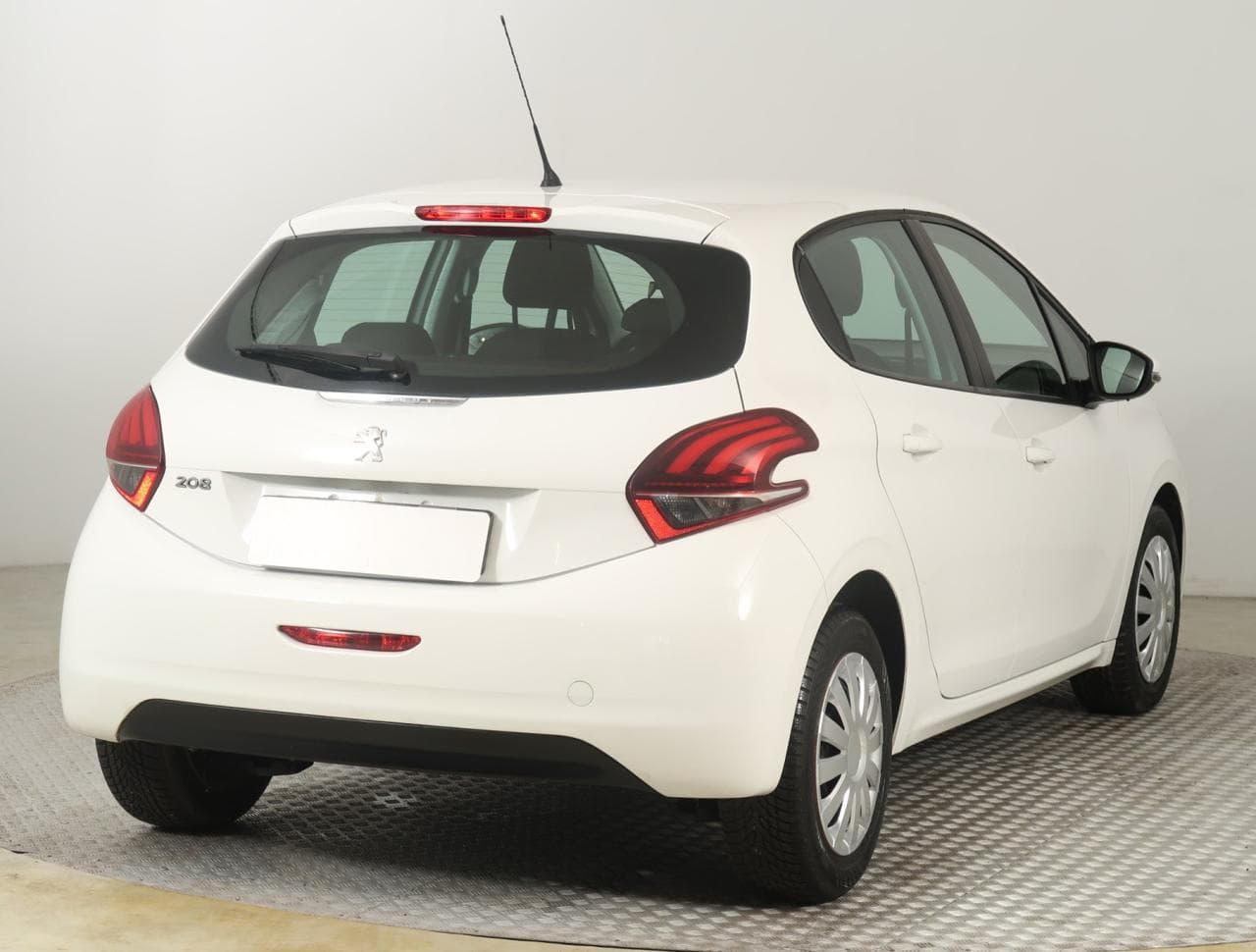 2017 Peugeot 208 - 7