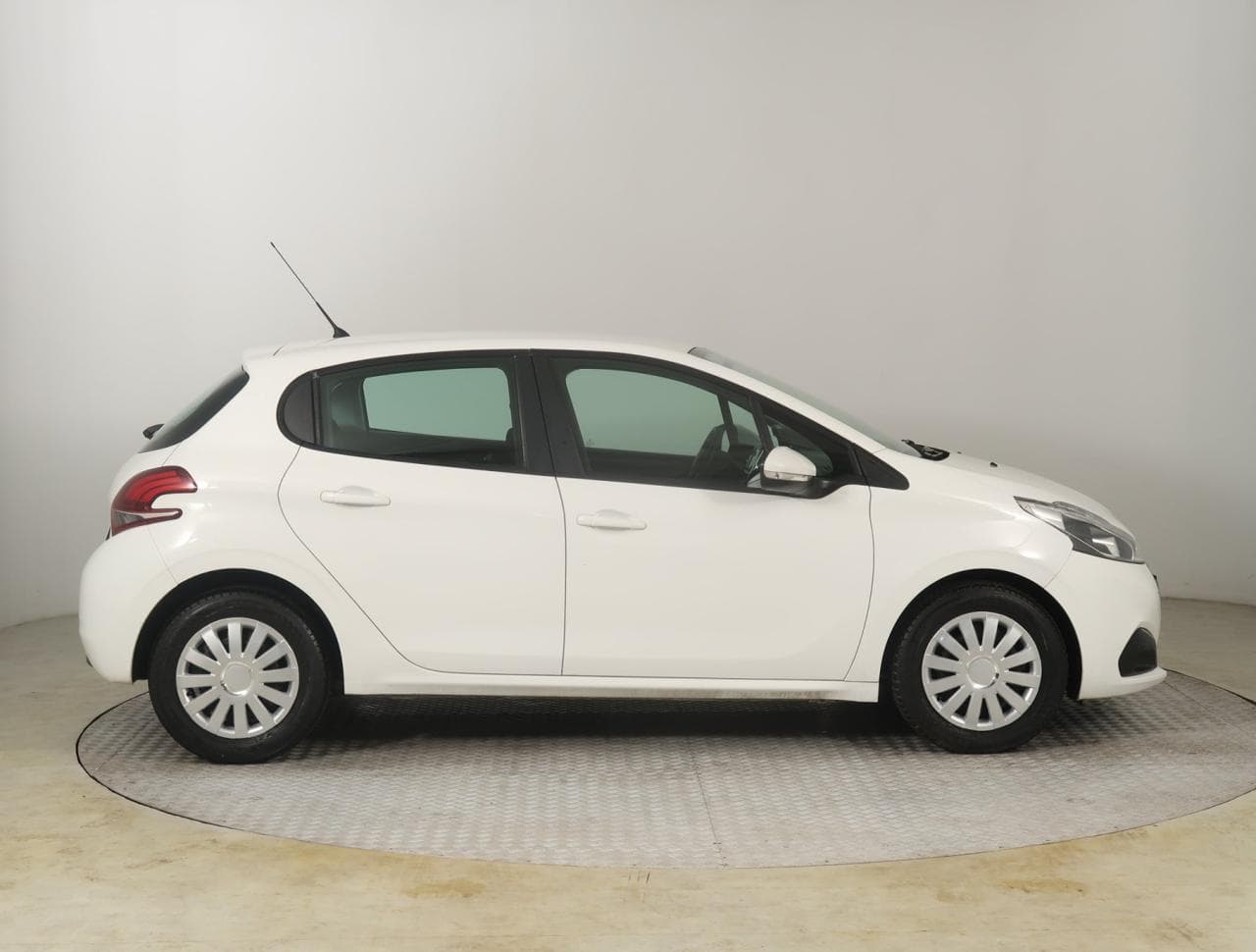 2017 Peugeot 208 - 8