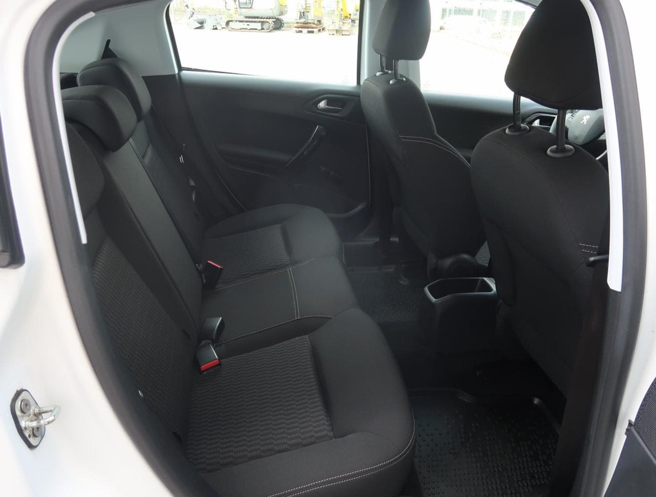 2017 Peugeot 208 - 13