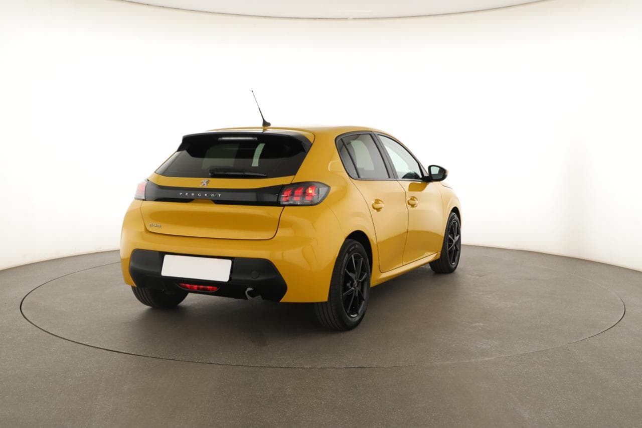2020 Peugeot 208 - 12