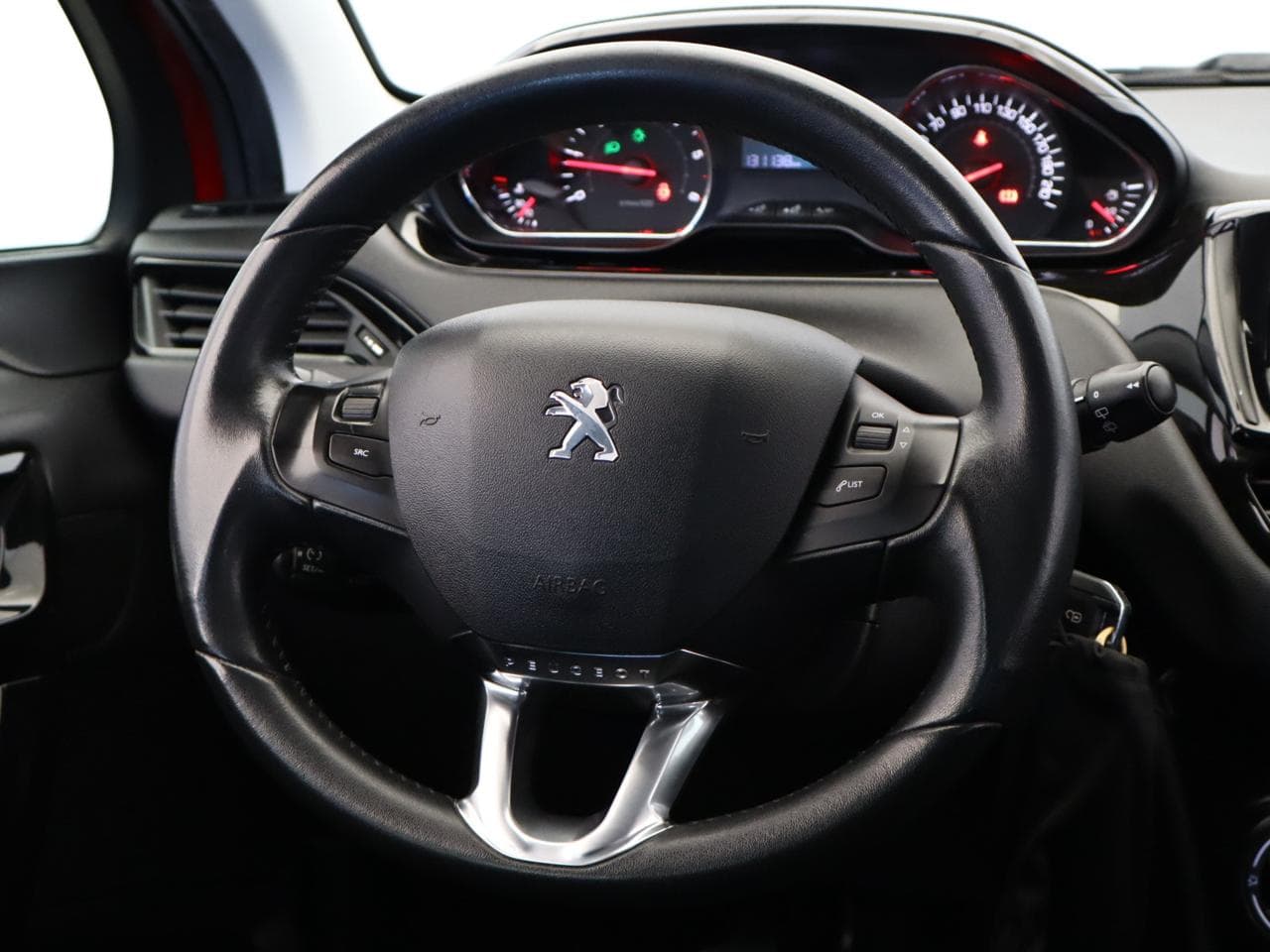 2014 Peugeot 208 - 29