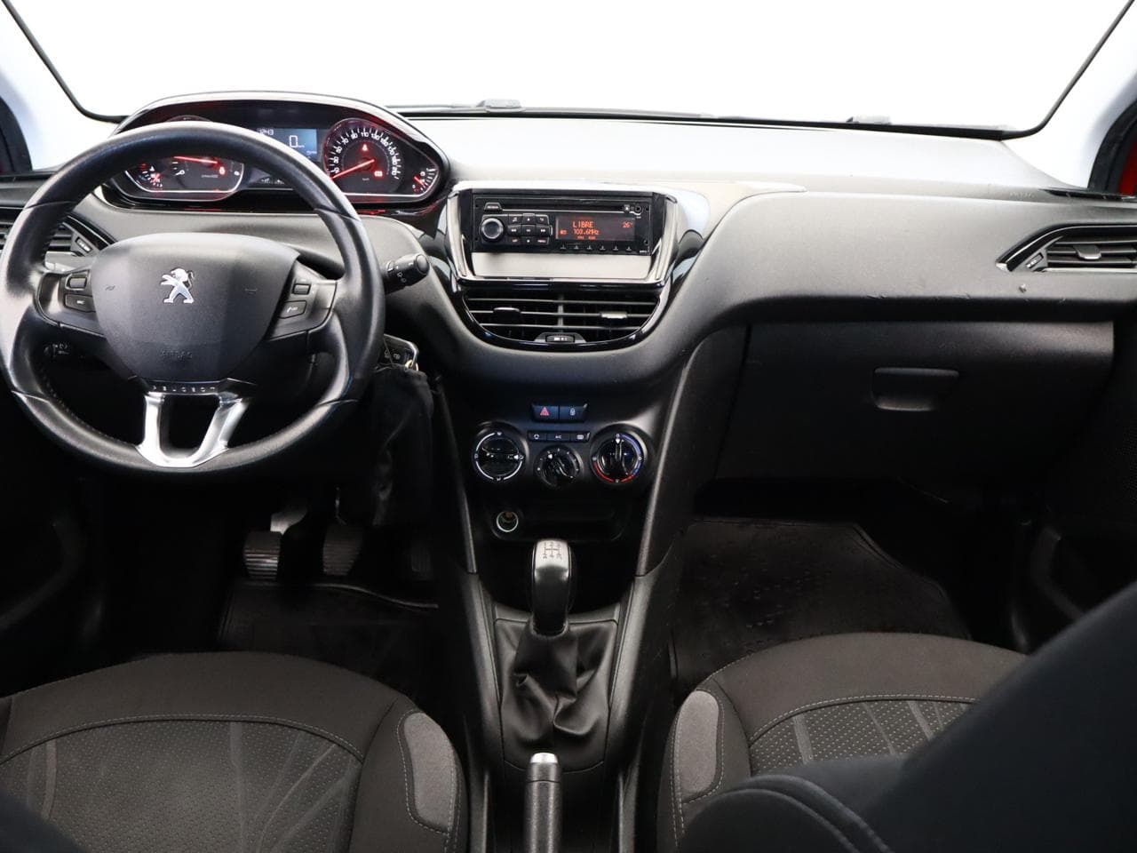 2014 Peugeot 208 - 15