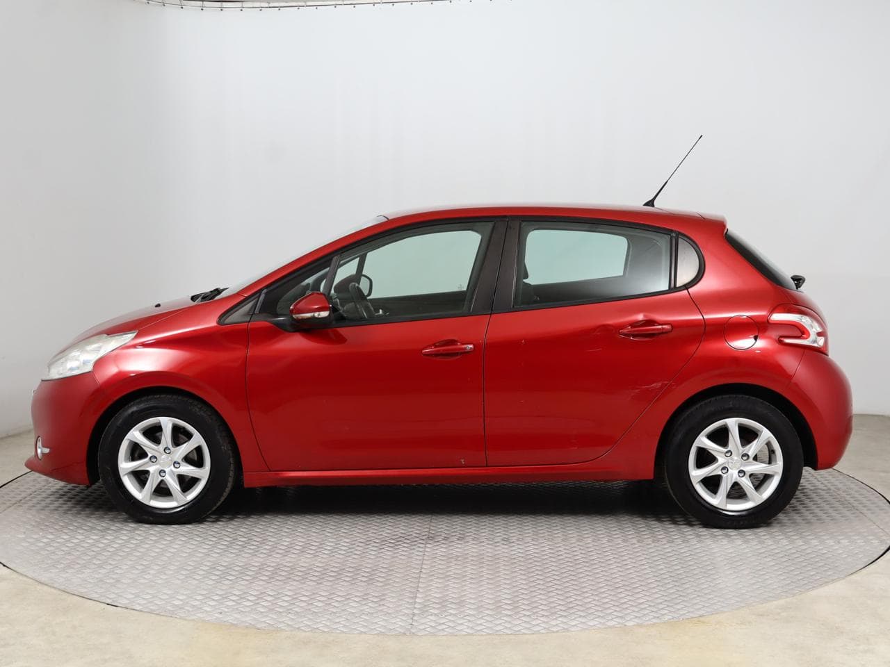 2014 Peugeot 208 - 5