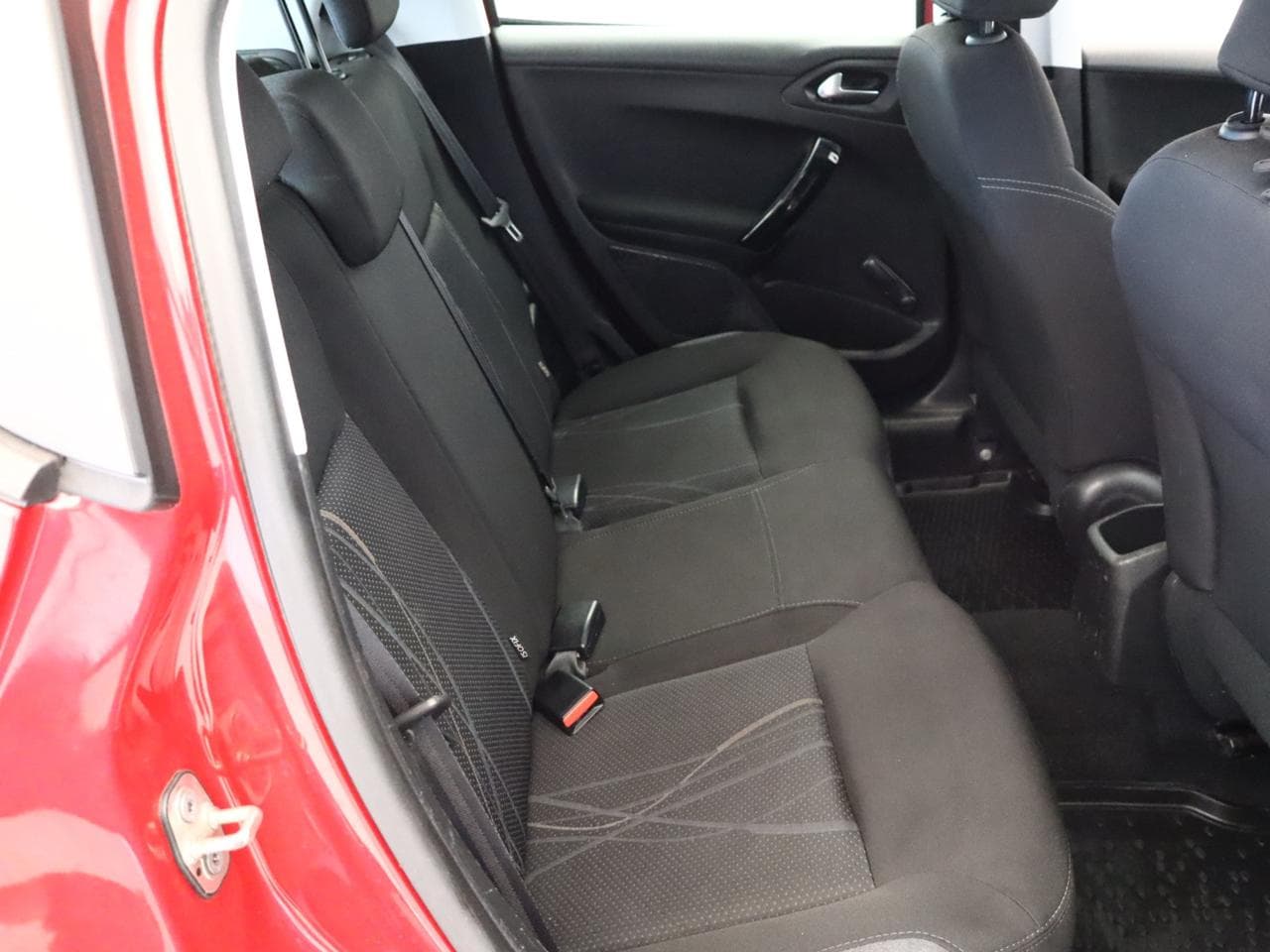 2014 Peugeot 208 - 19