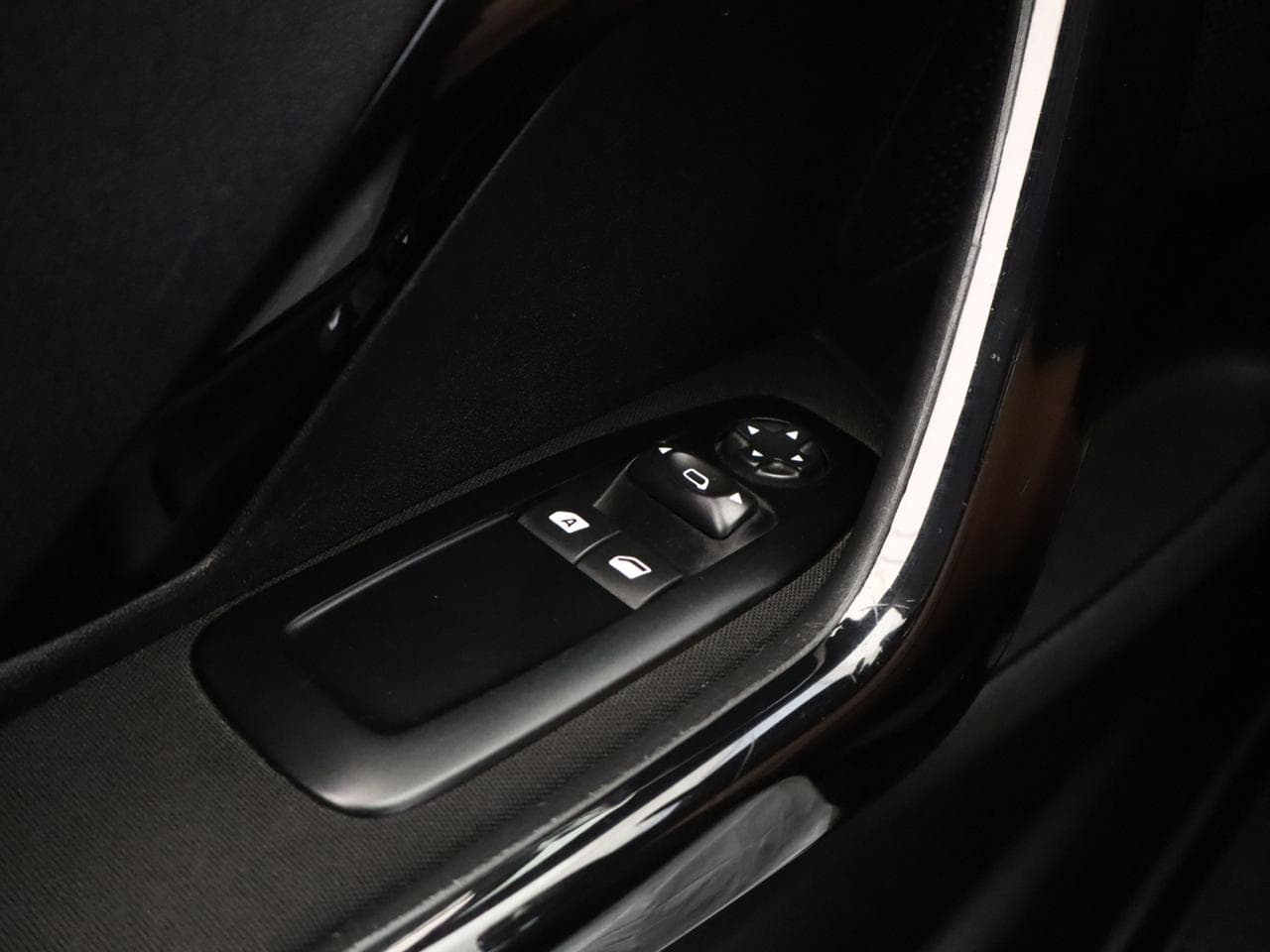 2014 Peugeot 208 - 30