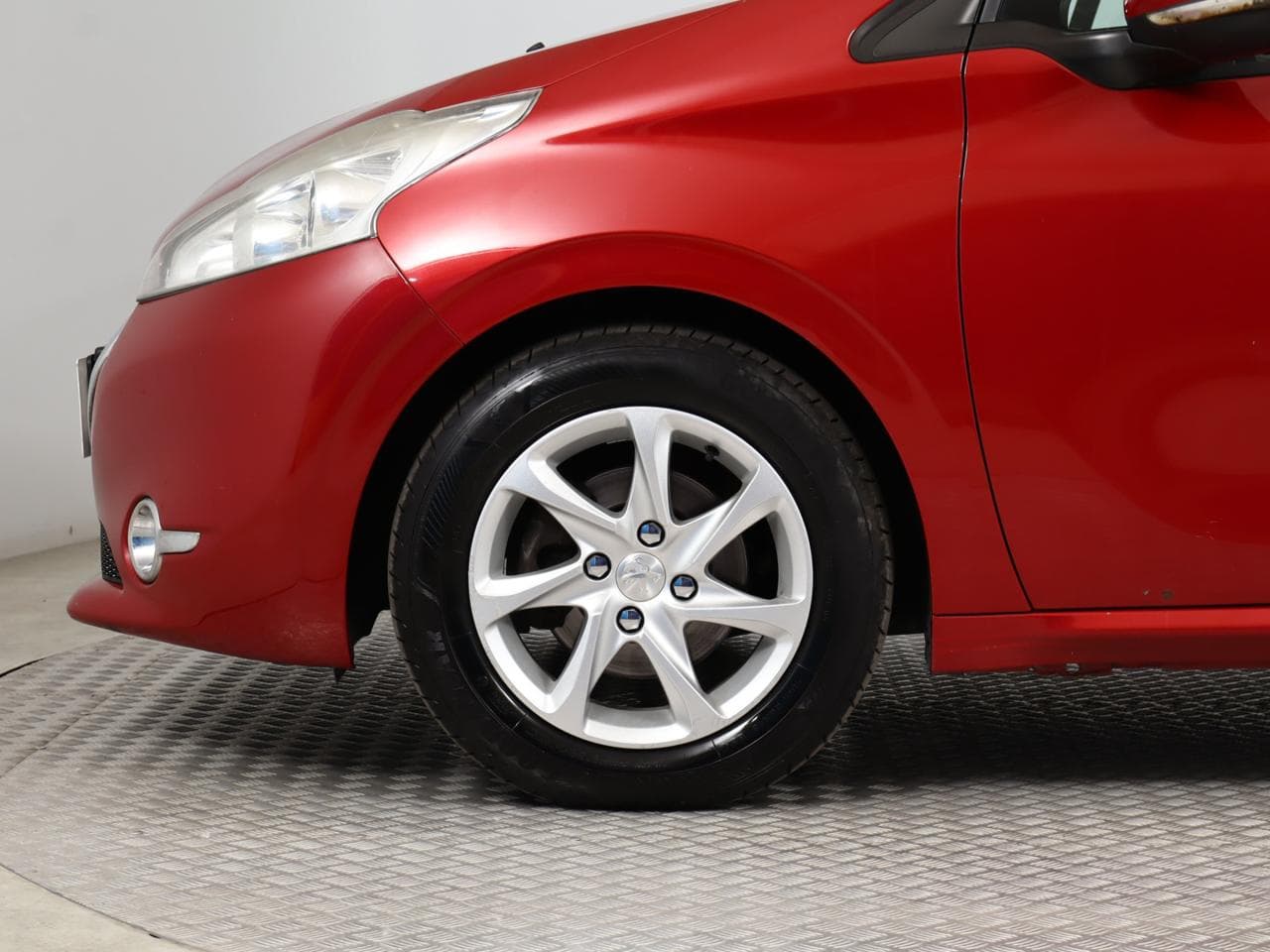2014 Peugeot 208 - 27