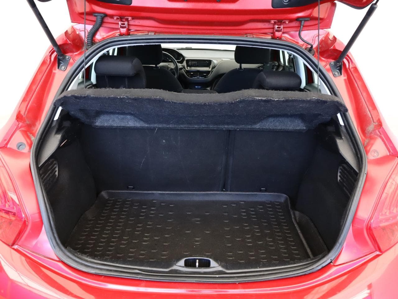 2014 Peugeot 208 - 26
