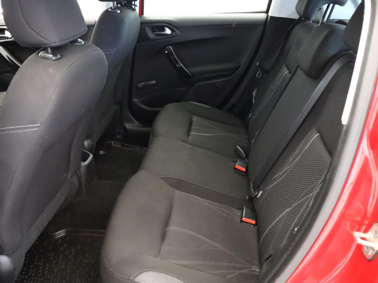 2014 Peugeot 208 - 22