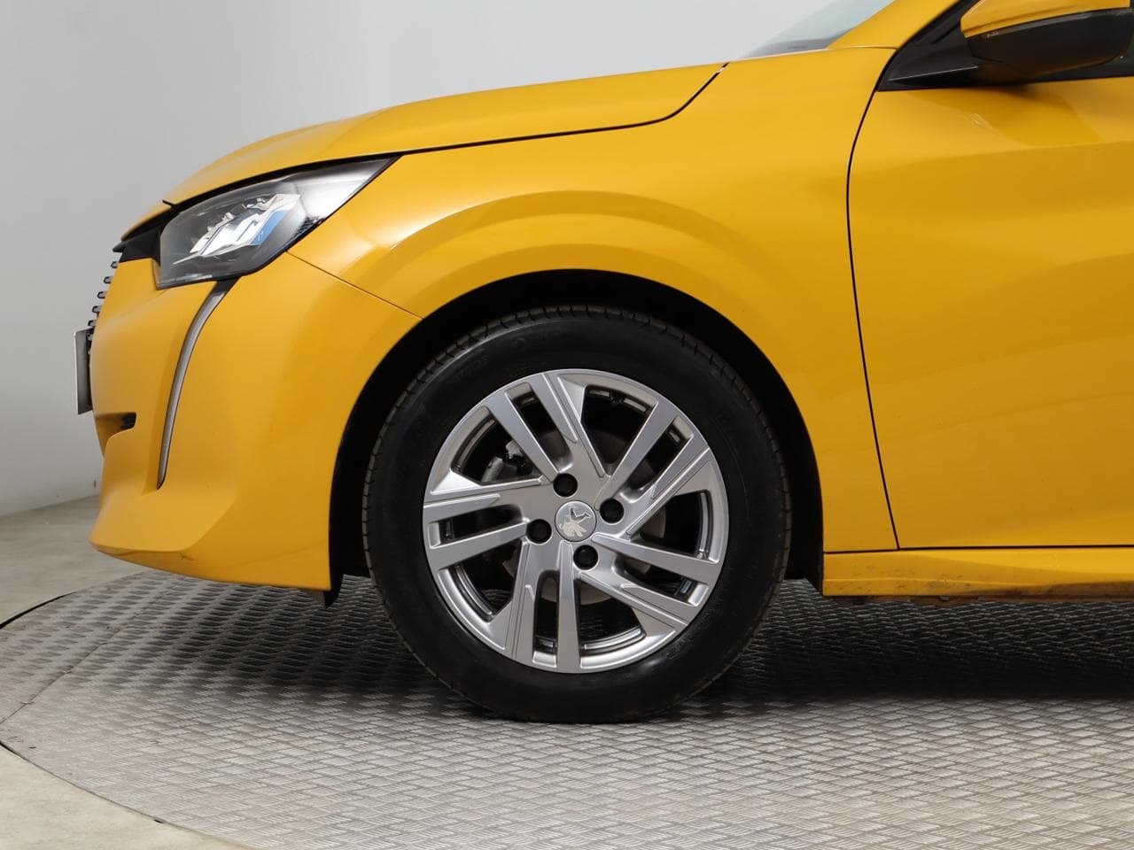 2020 Peugeot 208 - 18