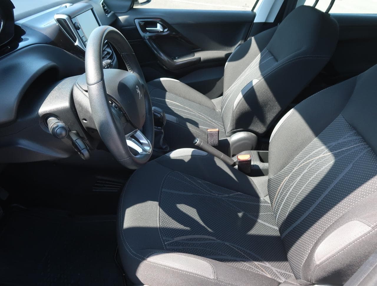 2014 Peugeot 208 - 26