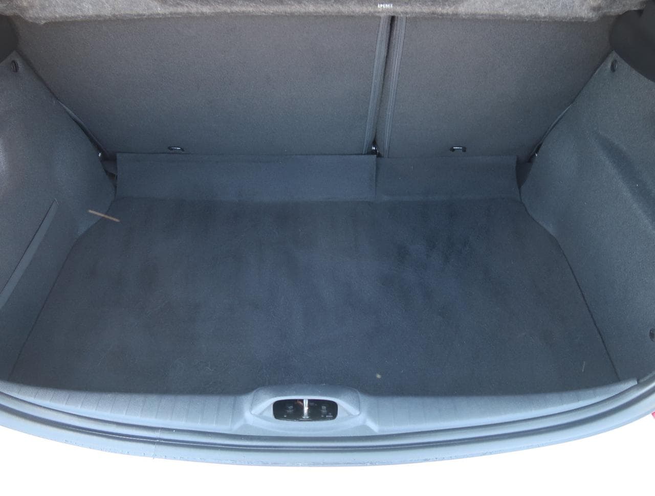 2014 Peugeot 208 - 31