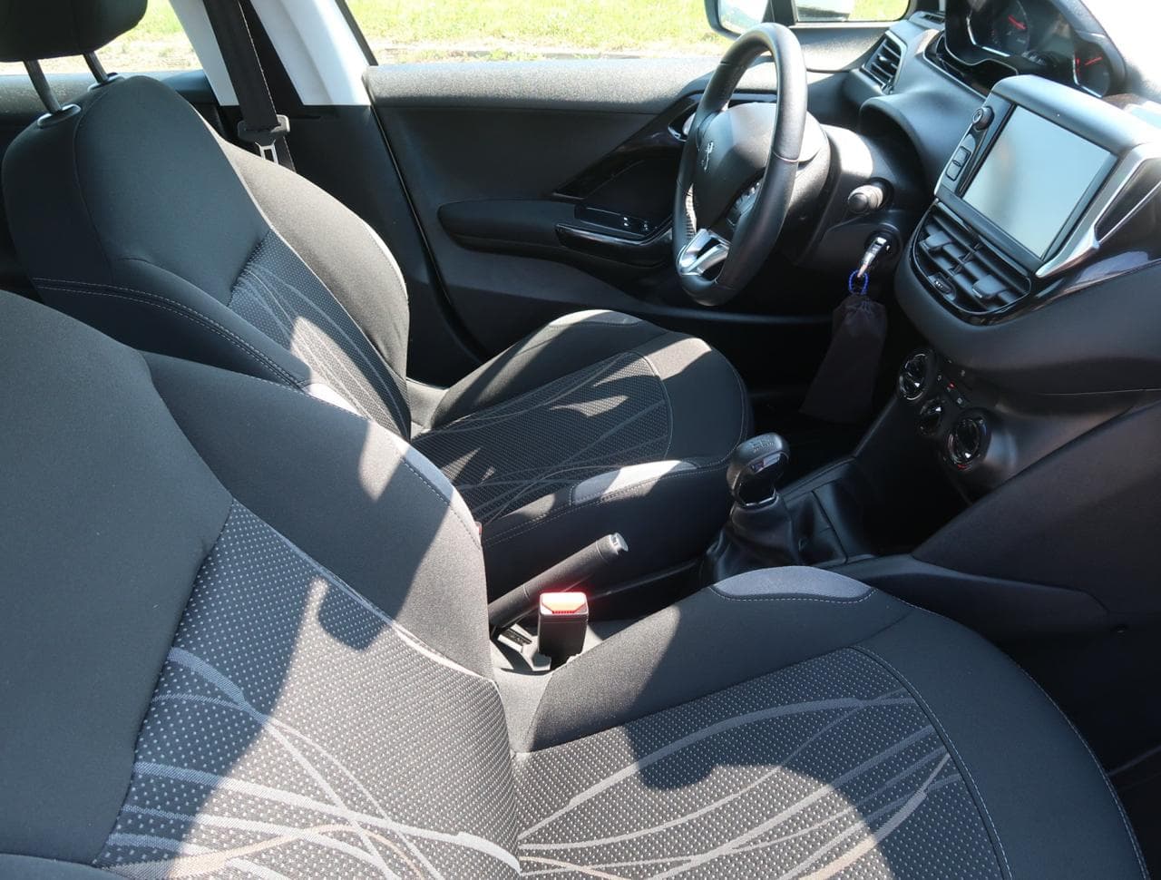 2014 Peugeot 208 - 18