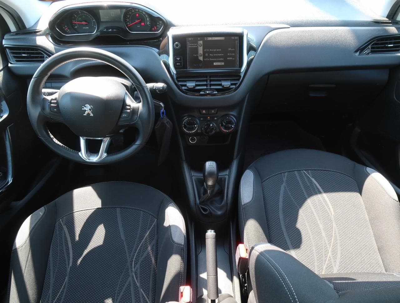 2014 Peugeot 208 - 15