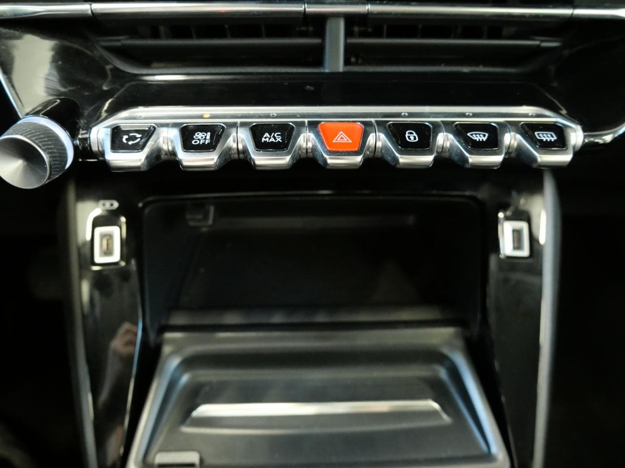 2019 Peugeot 208 - 32