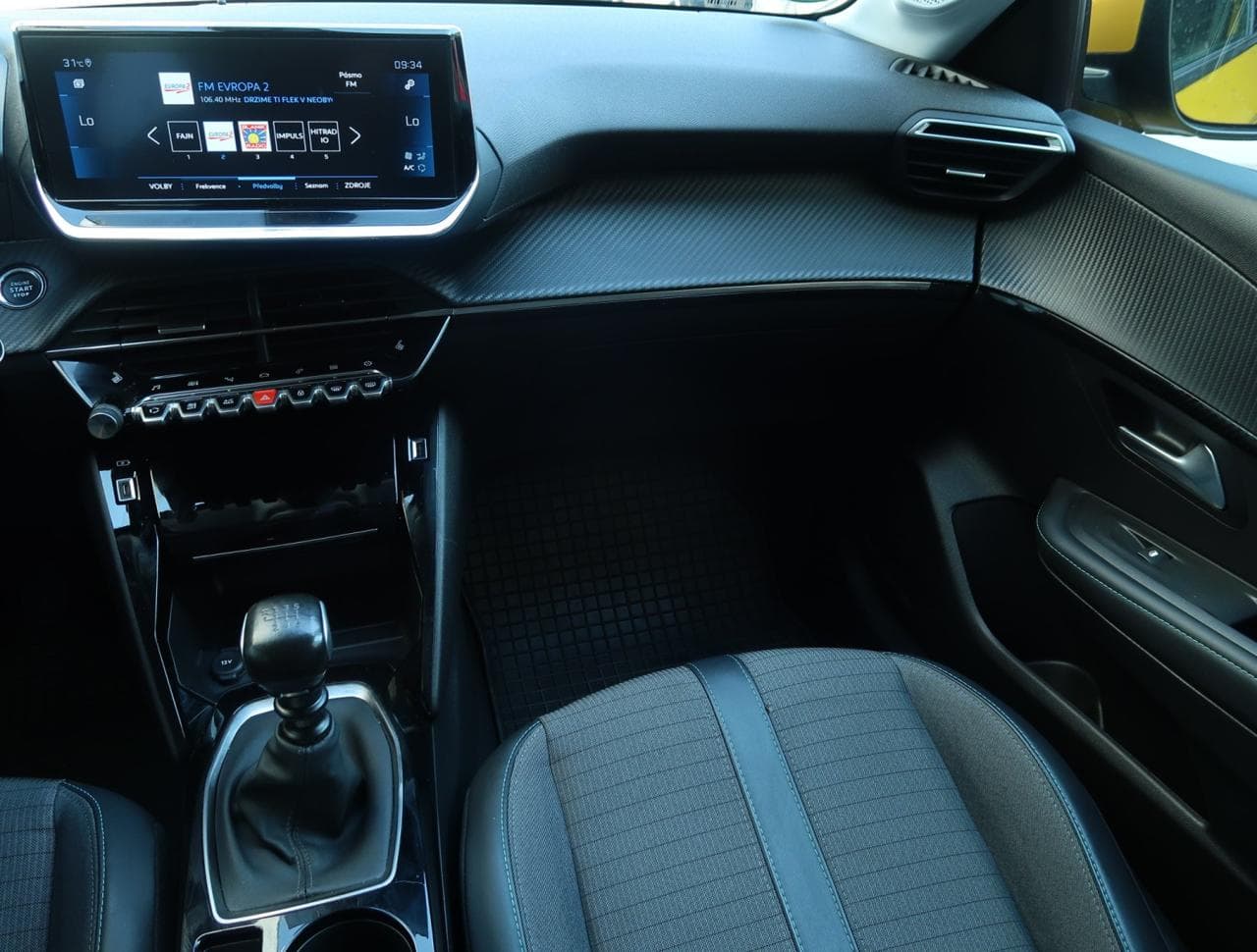 2020 Peugeot 208 - 18