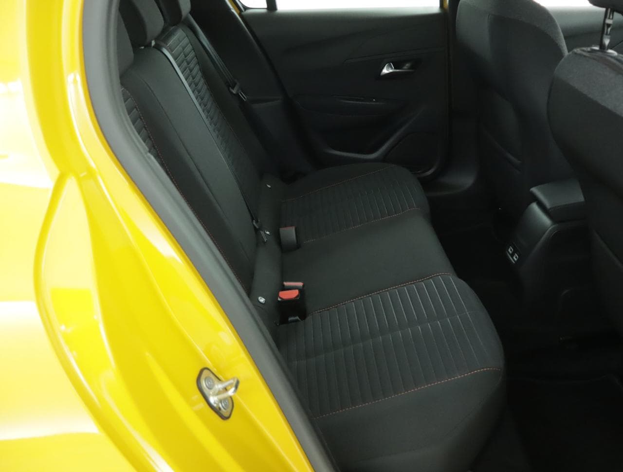 2021 Peugeot 208 - 13