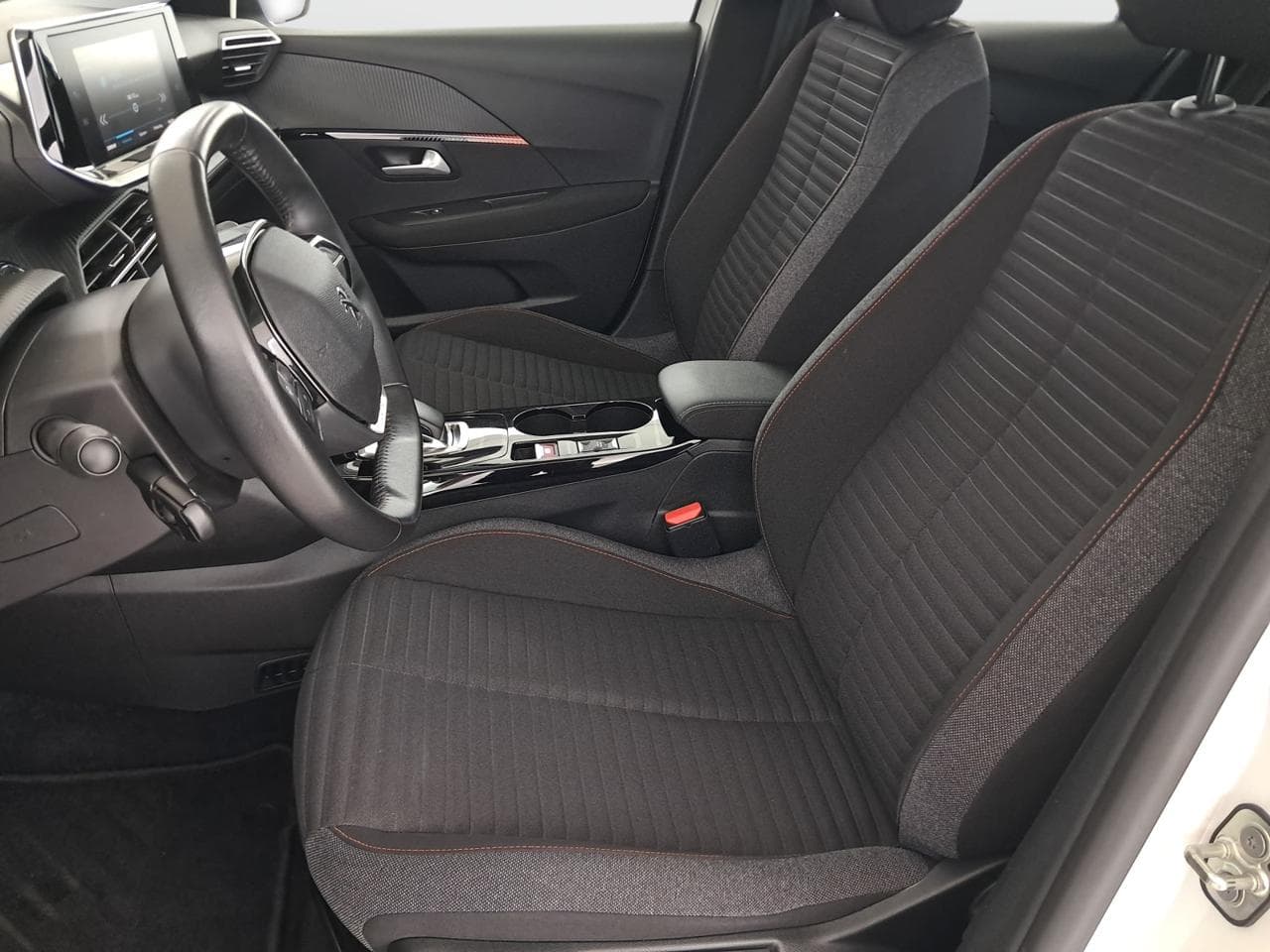 2020 Peugeot 208 - 16