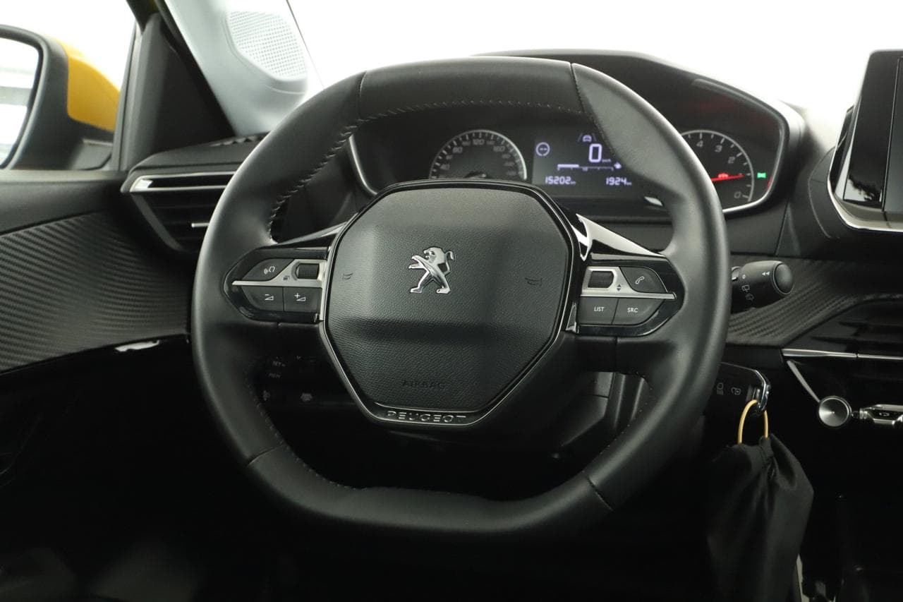 2021 Peugeot 208 - 14
