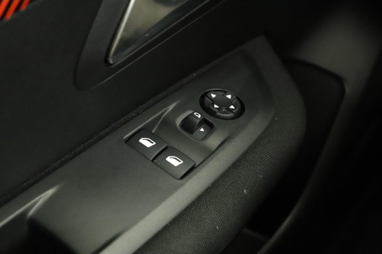2021 Peugeot 208 - 15