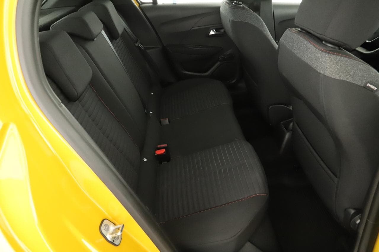 2021 Peugeot 208 - 11