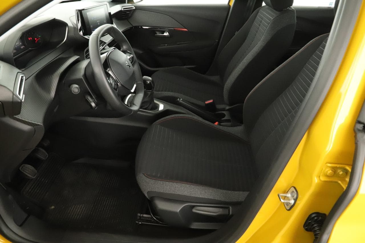 2021 Peugeot 208 - 13