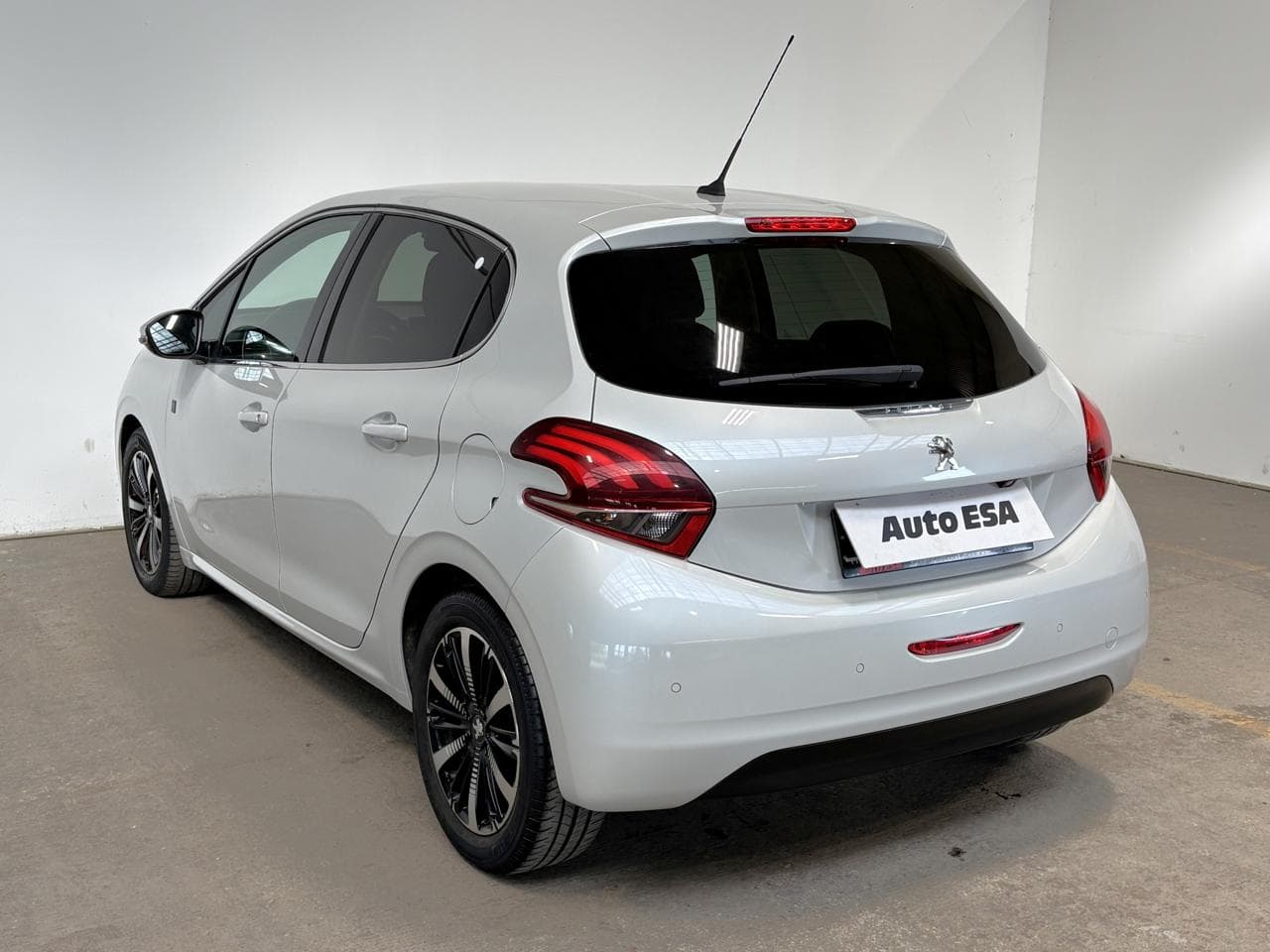 2018 Peugeot 208 - 6