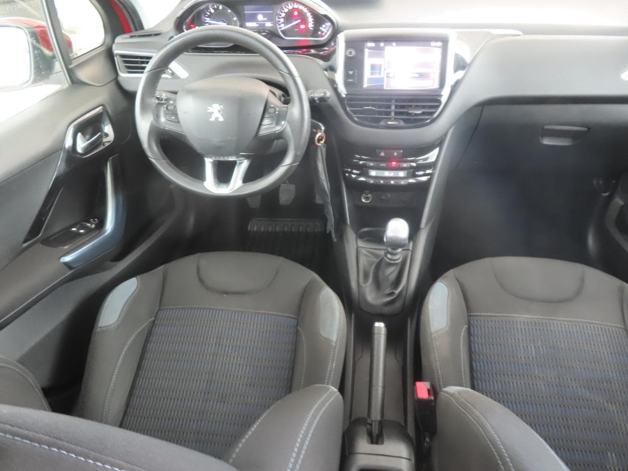 2012 Peugeot 208 - 9
