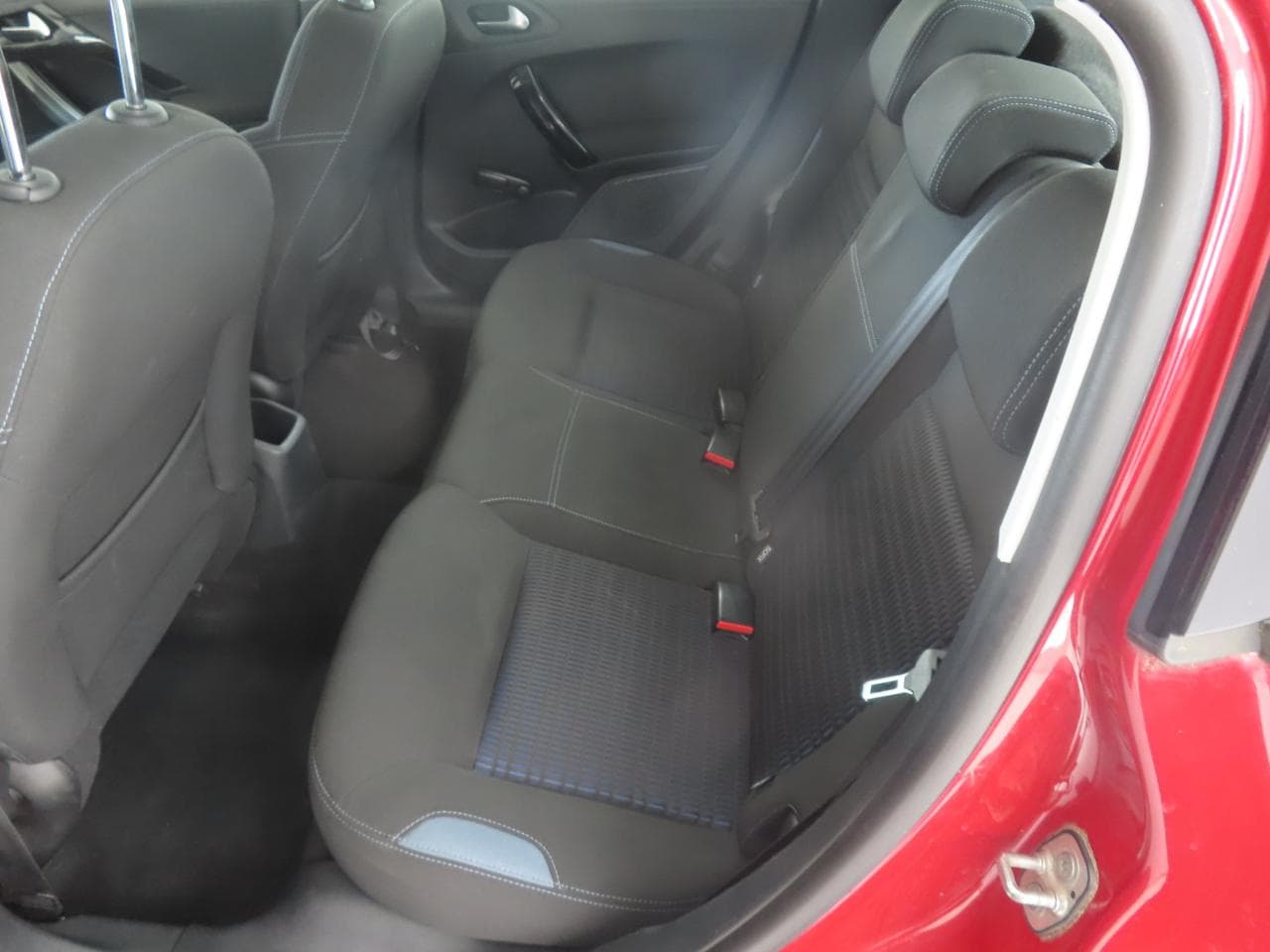 2012 Peugeot 208 - 15