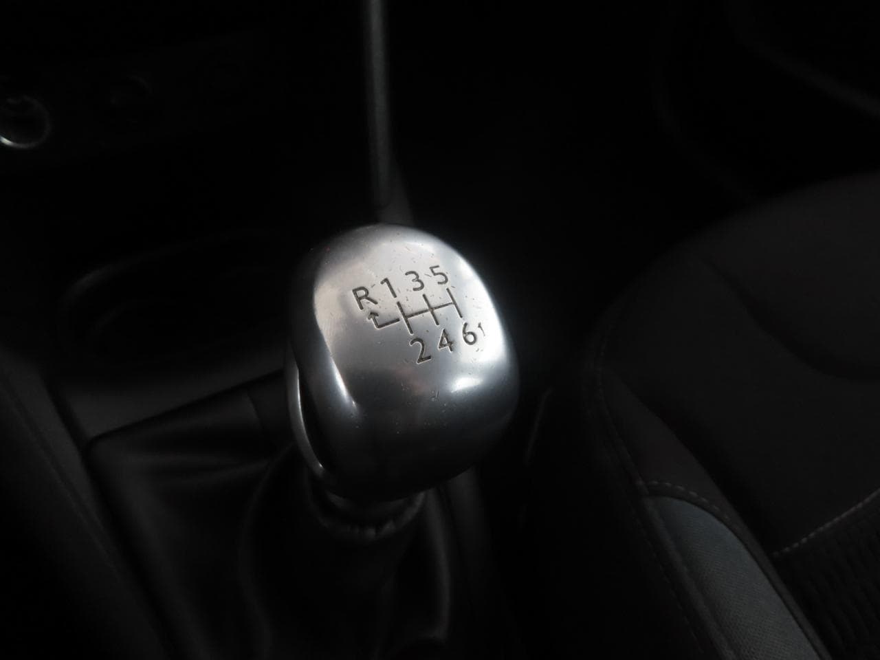 2012 Peugeot 208 - 19