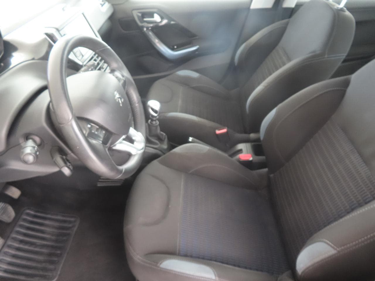 2012 Peugeot 208 - 16
