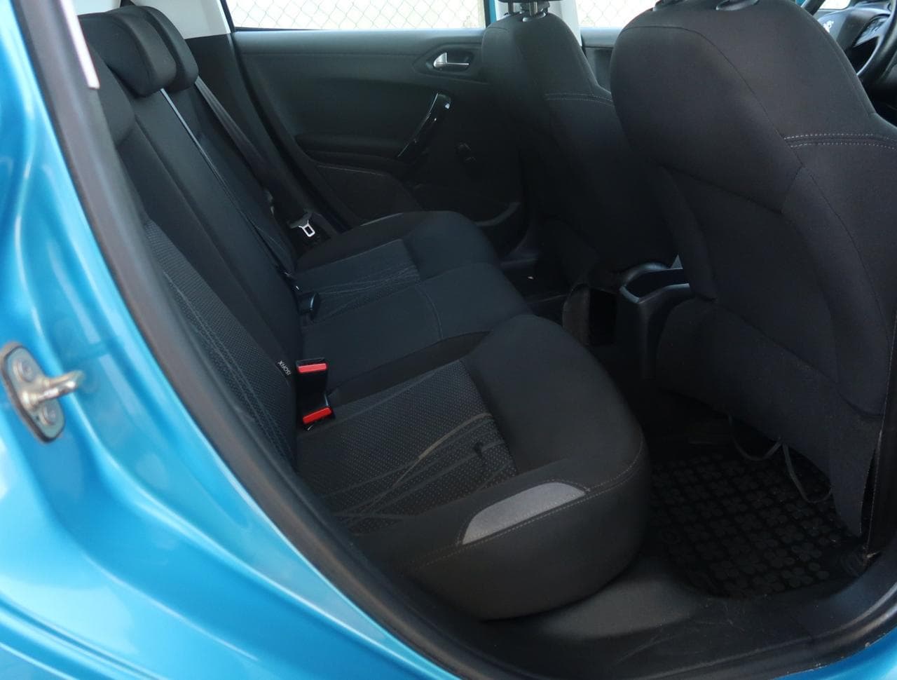 2012 Peugeot 208 - 13