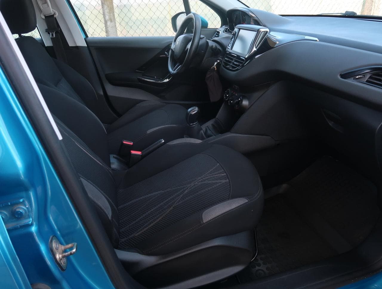 2012 Peugeot 208 - 12