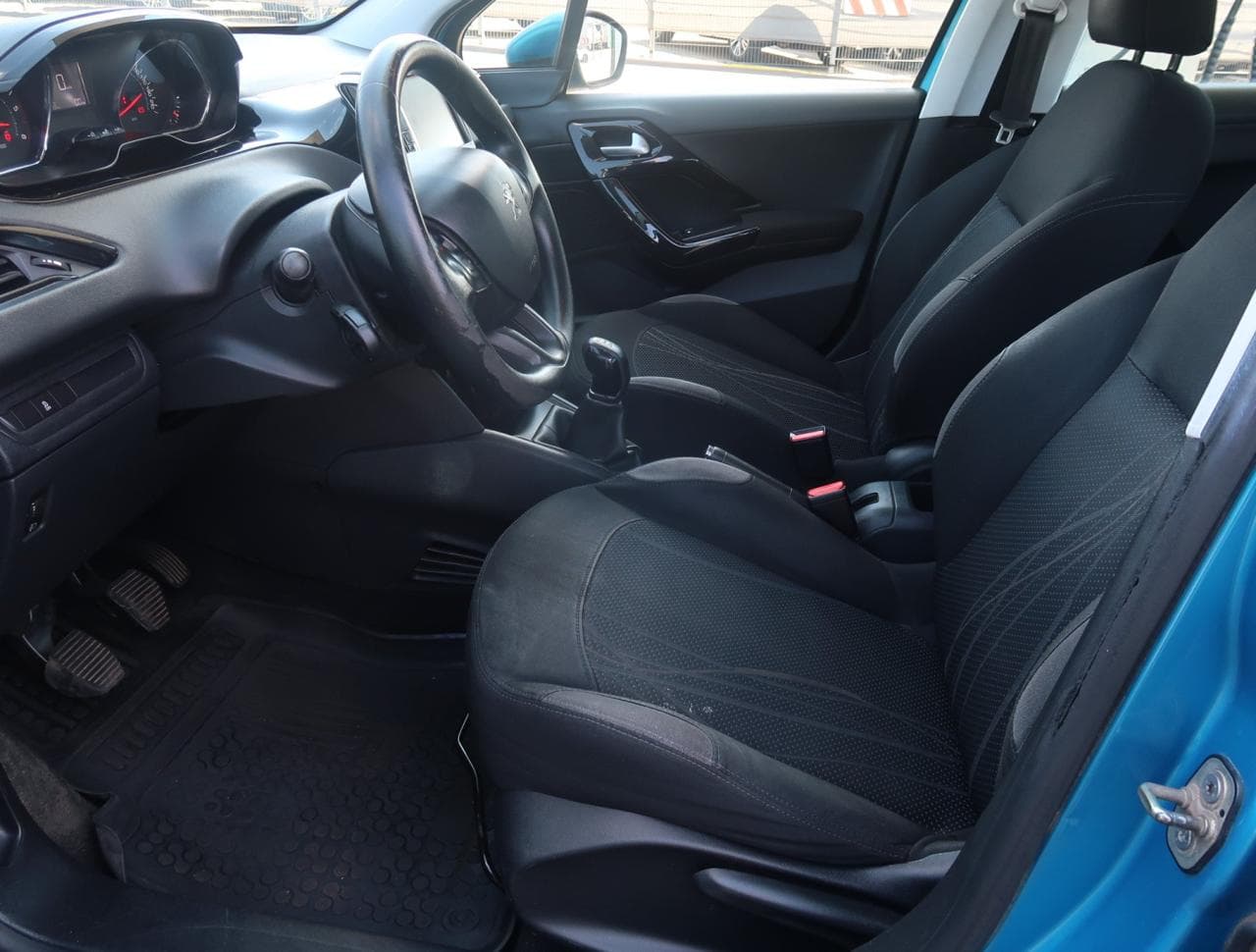 2012 Peugeot 208 - 16