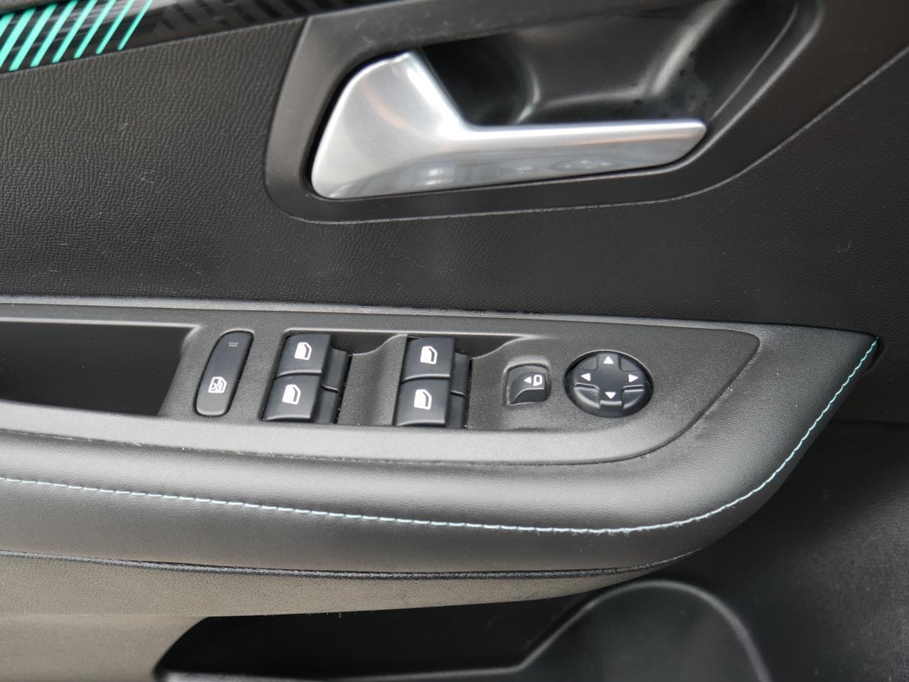 2021 Peugeot 208 - 11