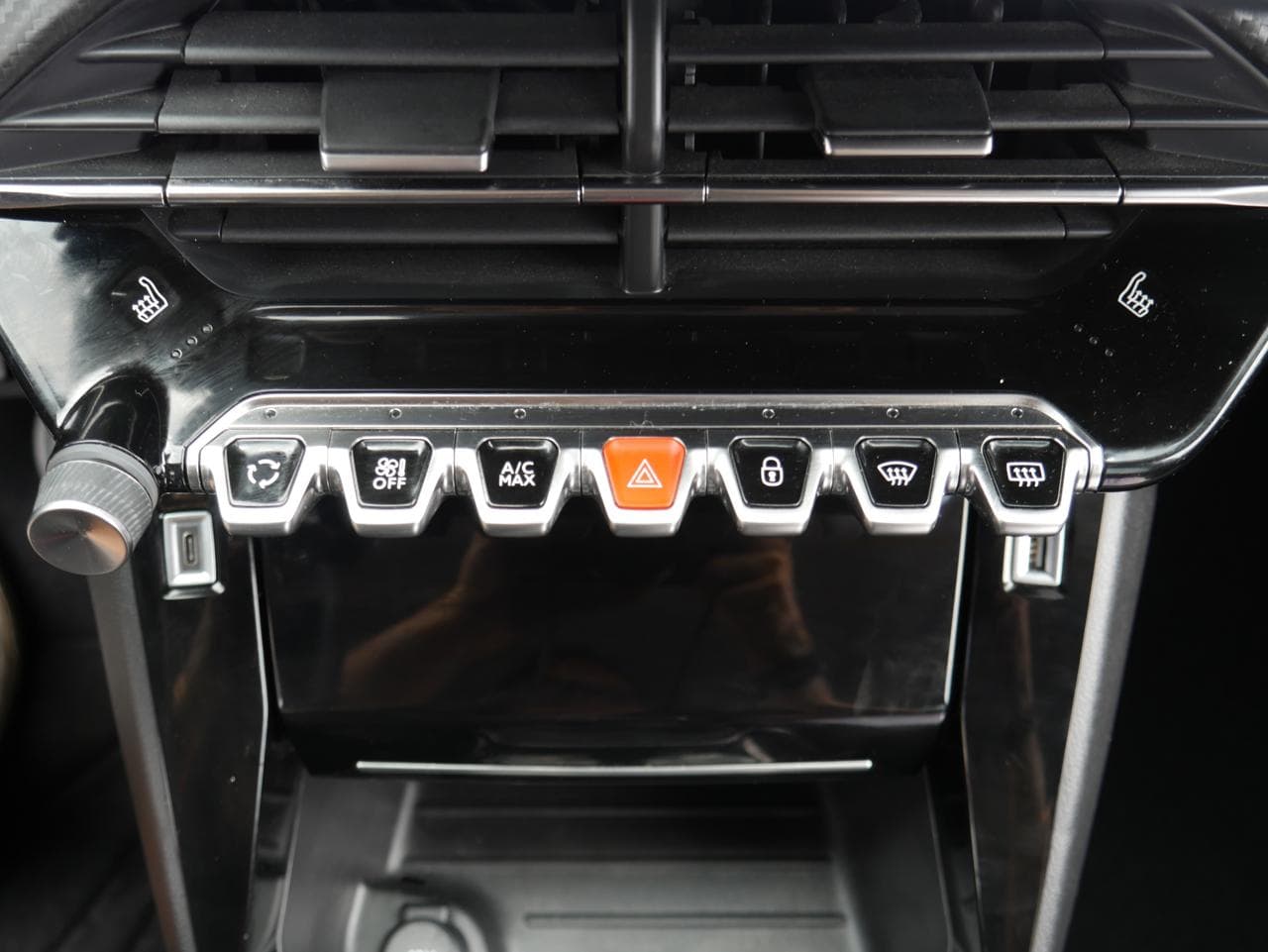 2021 Peugeot 208 - 18