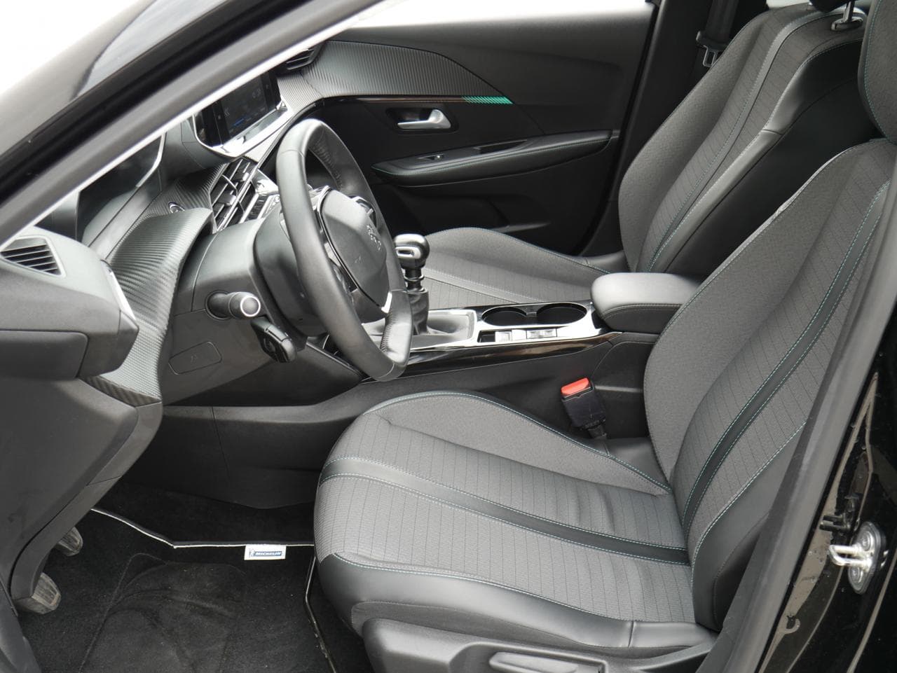 2021 Peugeot 208 - 9
